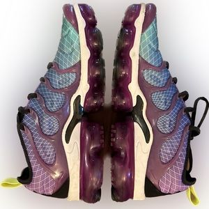 Nike Air VaporMax Plus Size 9 In Great Preowned Condition.